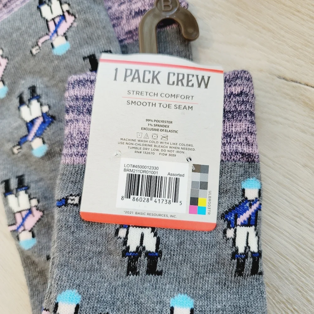 💕 NWT Basic Resources Race To The Finish Crew Socks - Picture 3 of 8